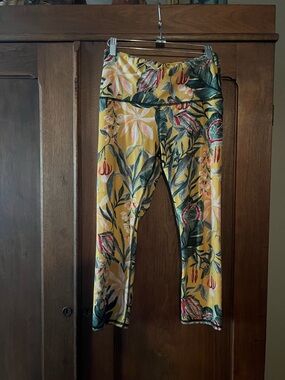 Yoga Democracy Yellow Floral Leggings - Tropical Print